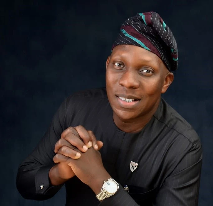 Senator Olubiyi Fadeyi-Ajagunla - Ready to serve and assist you